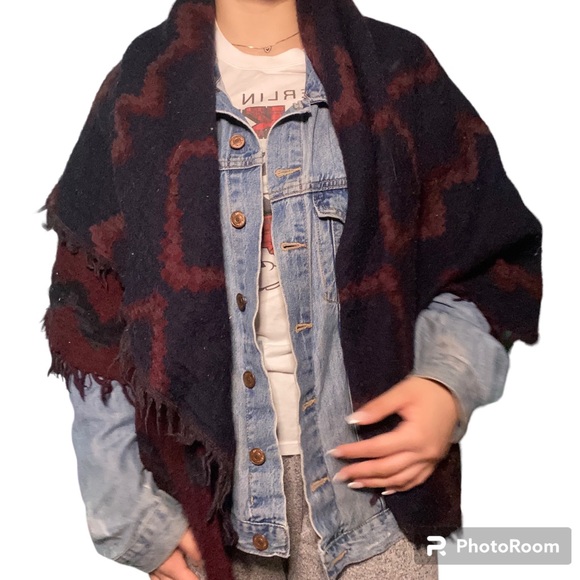 Aritzia Wilfred Blanket Scarf - Picture 2 of 16